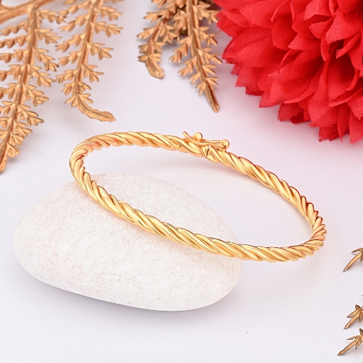classic bangle in twist