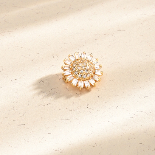 Tiny Sunflower Brooch
