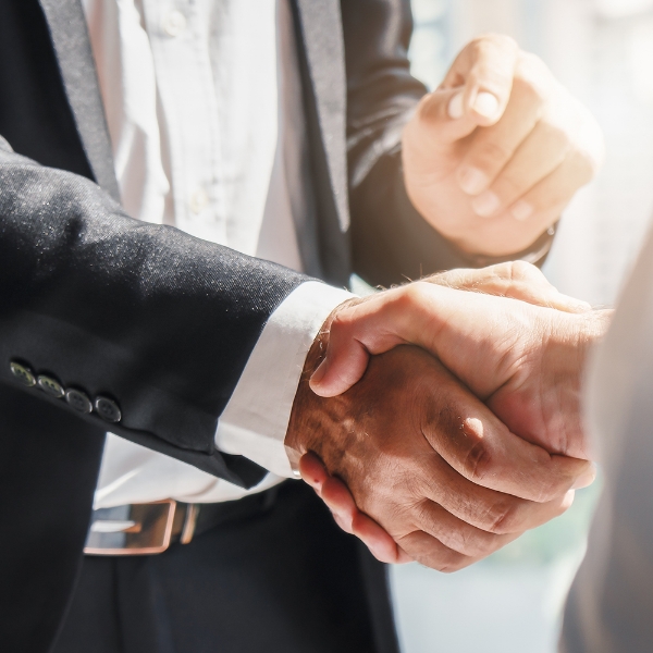 10 Leadership Qualities You Must Have To Build A Strong Network