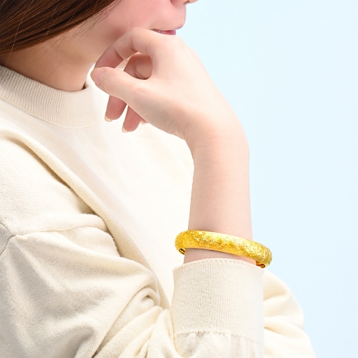 Vintage Bangle for women